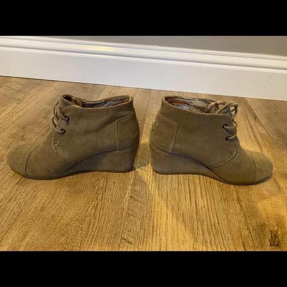 TOMS “Desert Wedge” lace up bootie - Picture 5 of 8